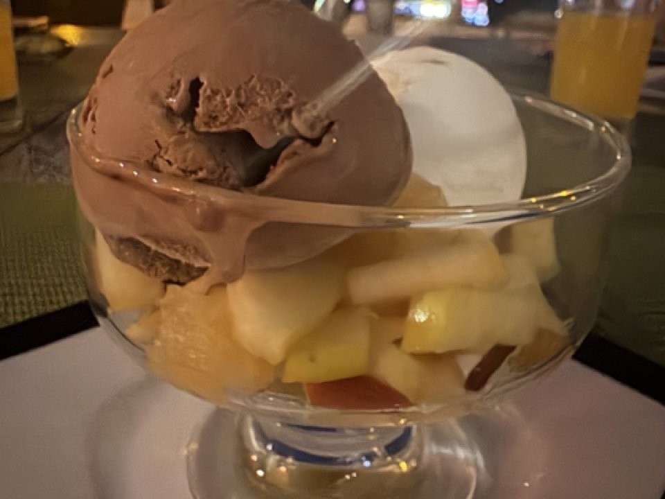 Начинки из кузнечиков, бекона и чили: Какое мороженое предпочитают жители Чехова в путешествиях