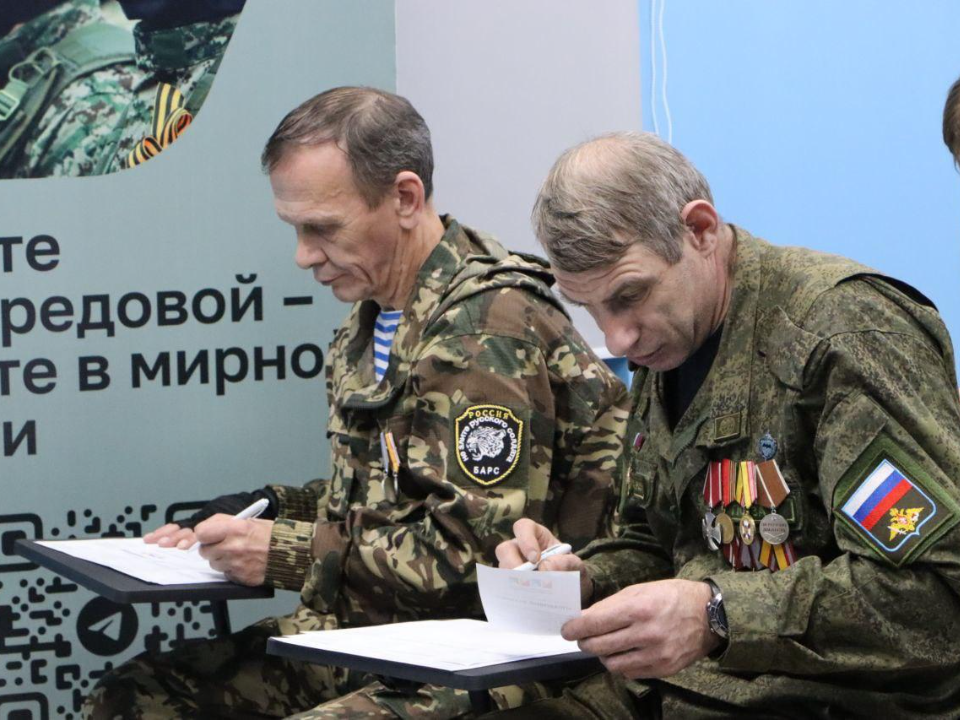 Студенты, ветераны и чиновники Серебряных Прудов сели за одну парту: зачем?