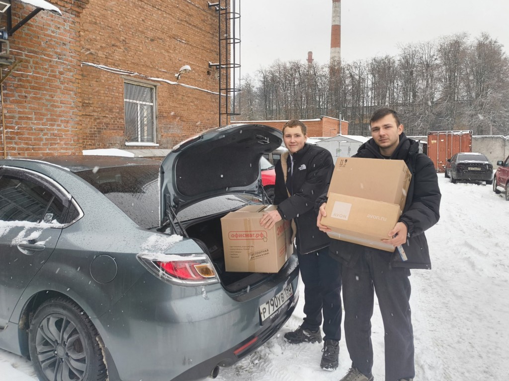 Студенты МАИ отправили частичку дома на передовую: от теплых вещей до искренних писем