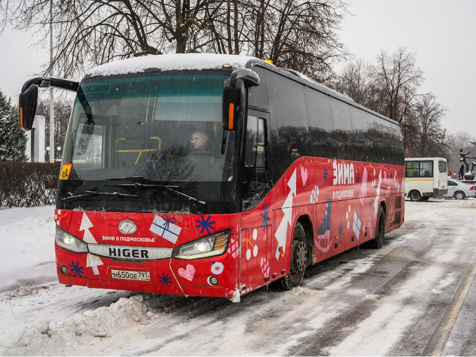 «Будем ездить в гости и гулять»: как будет работать общественный транспорт в новогодние праздники