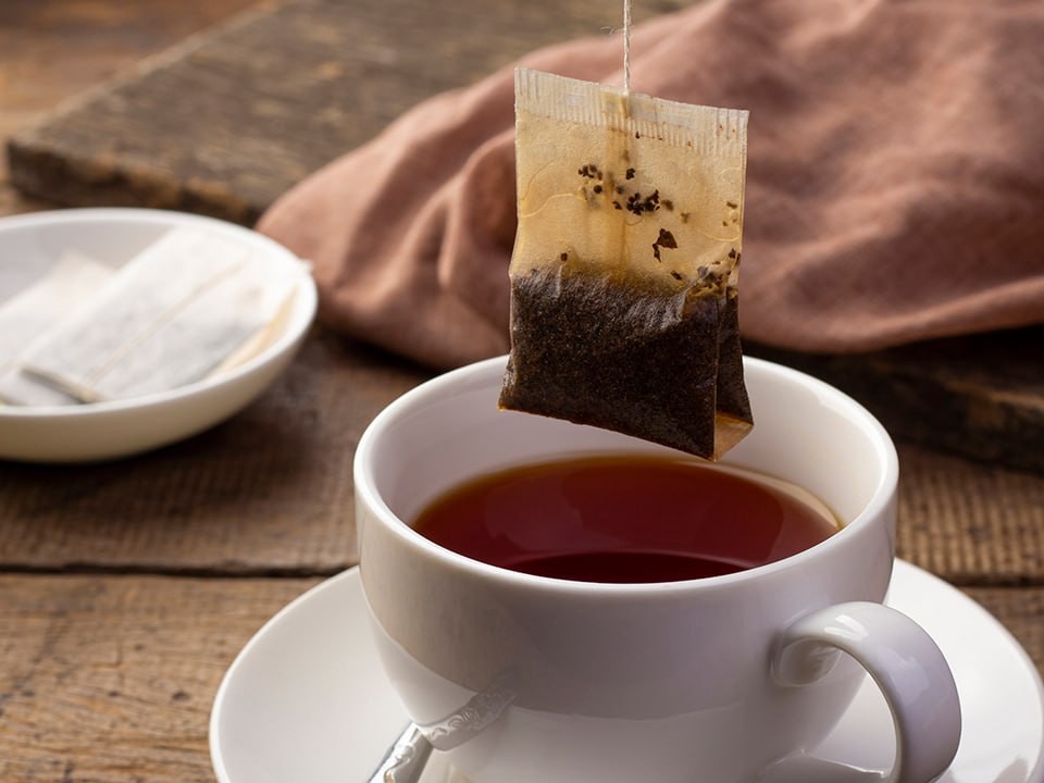 Ученые сравнили влияние чая и кофе на здоровье костей взрослых женщин