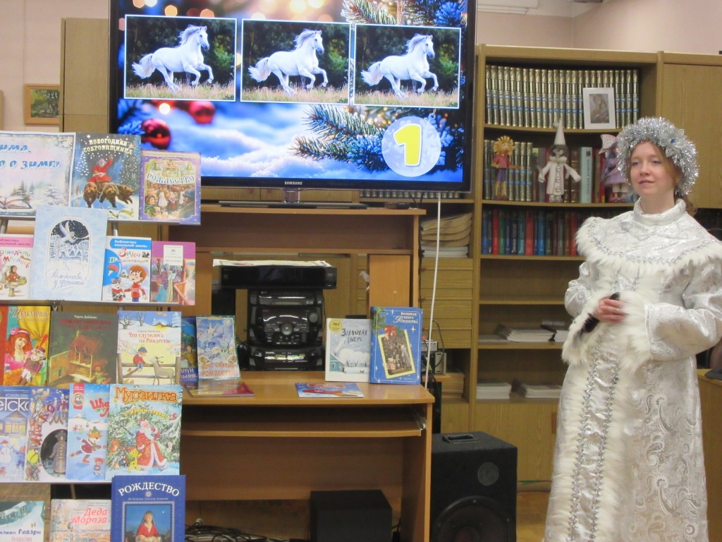 Снегурочка провела мастер-класс по созданию елочной игрушки в Лыткарине