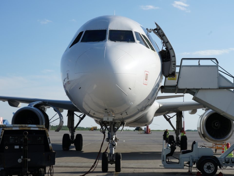 Снова на высоте: подмосковные аэропорты вернулись к штатному режиму работы