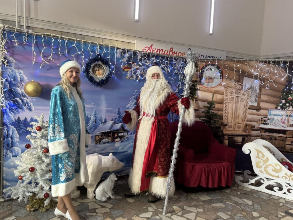 «Дорогой наш, Дед Мороз!»: во сколько обойдется вызов главного зимнего волшебника в новогодние праздники