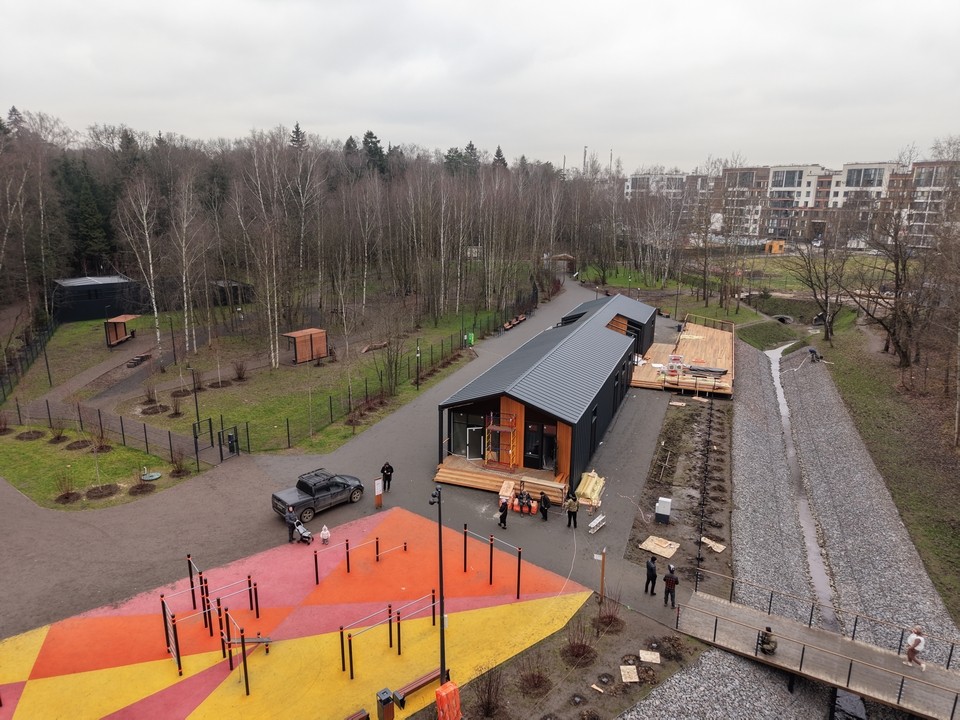 Большую зону отдыха открыли в Пироговском лесопарке после обновления