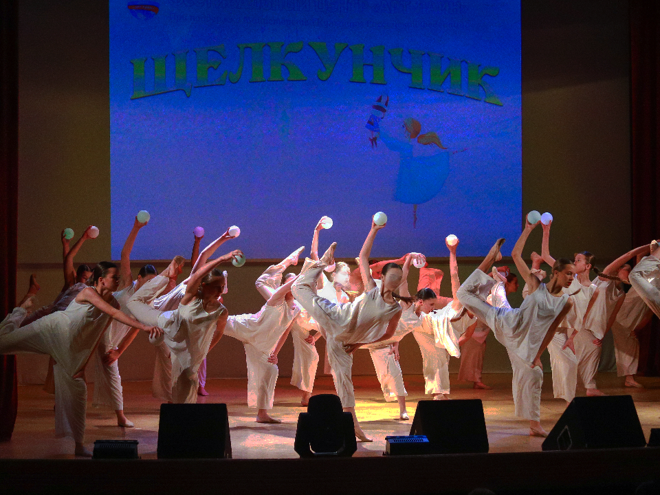 Яркие номера и победа: как выступил дмитровский коллектив на конкурсе «Щелкунчик»