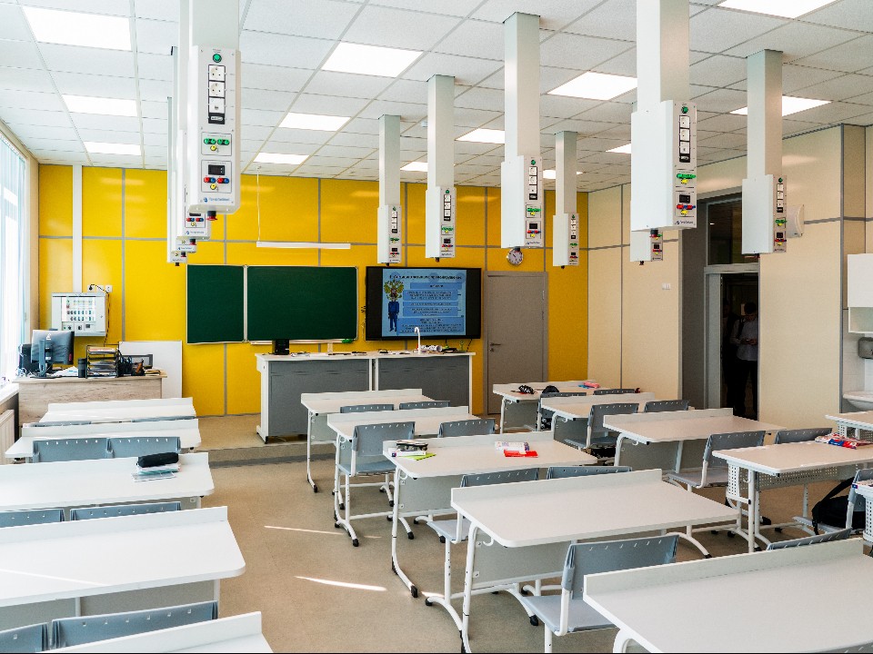 Пьяный дебош в школе на востоке Москвы: зачем женщина пыталась проникнуть внутрь