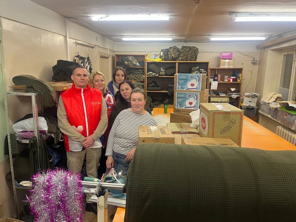 Волонтерские команды объединились для новогодней отправки бойцам