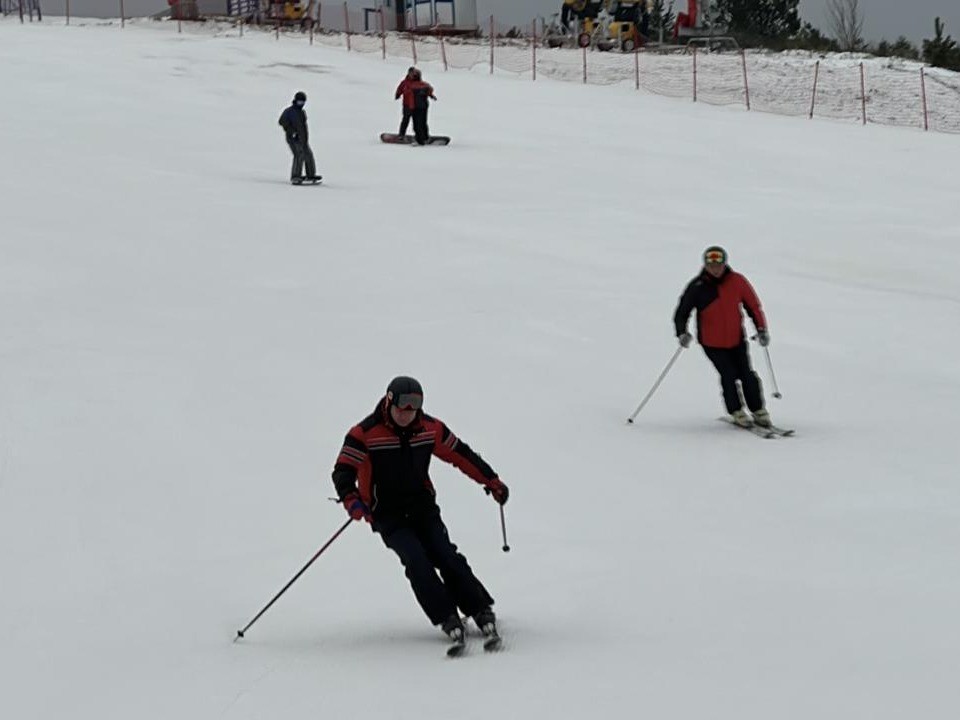 Склоны готовы, райдеры на старте: горнолыжный сезон начался в «Сорочанах»