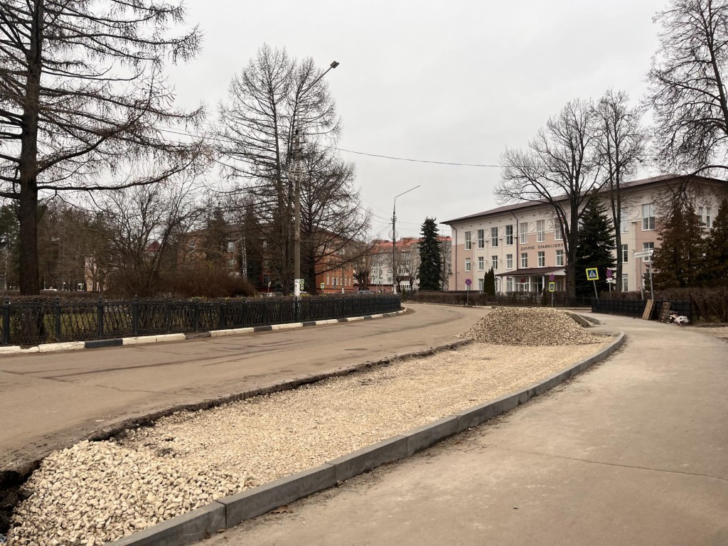 По просьбе жителей в Шатуре заасфальтируют парковку у военкомата