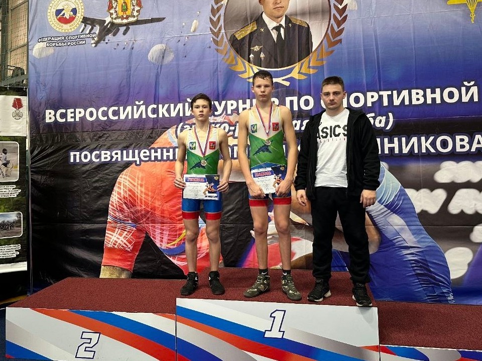 Луховичане стали серебряными призерами соревнований по греко-римской борьбе в Рязани