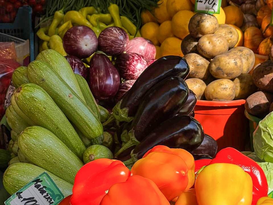 Молоко дороже, картошка дешевле: парадоксы продуктового рынка — 2025