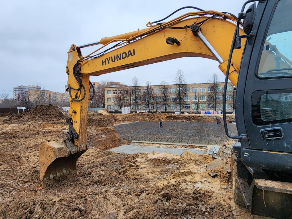 Фундамент заложен: в Чехове строят гимназию будущего на 550 мест — что ждет учеников?