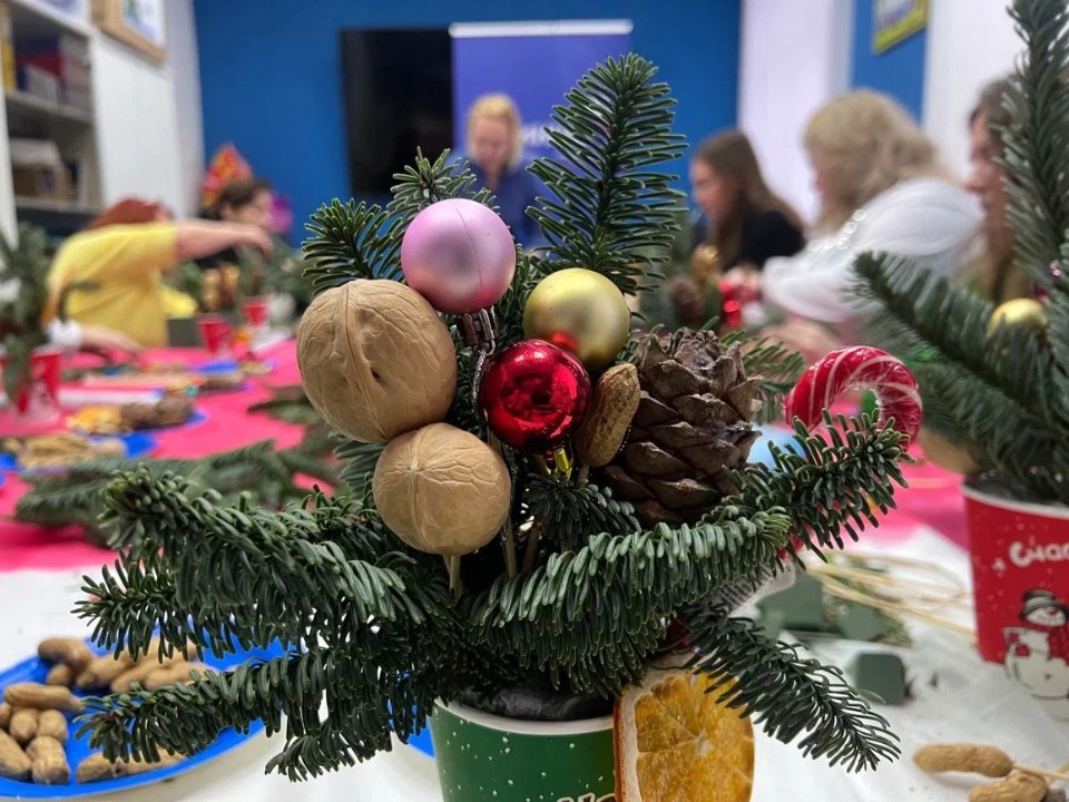 Праздник своими руками: новогодний мастер-класс объединил семьи в Солнечногорске