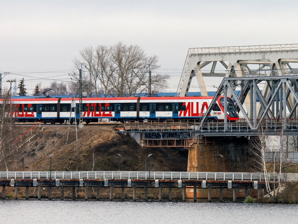 Сбой на МЦК 15 декабря: почему поезда задержались на 15 минут