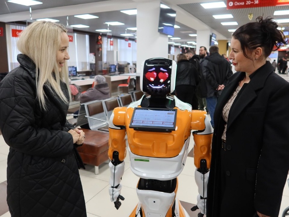 Роботы заступили на службу в подмосковных МФЦ