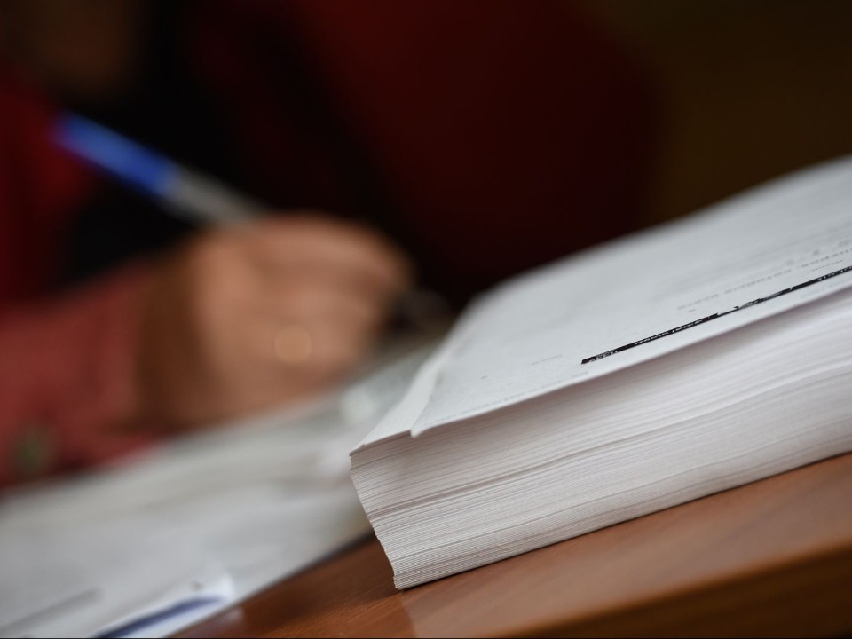 Долги есть, а изъять не смогут: какое имущество запретят забирать у многодетных семей