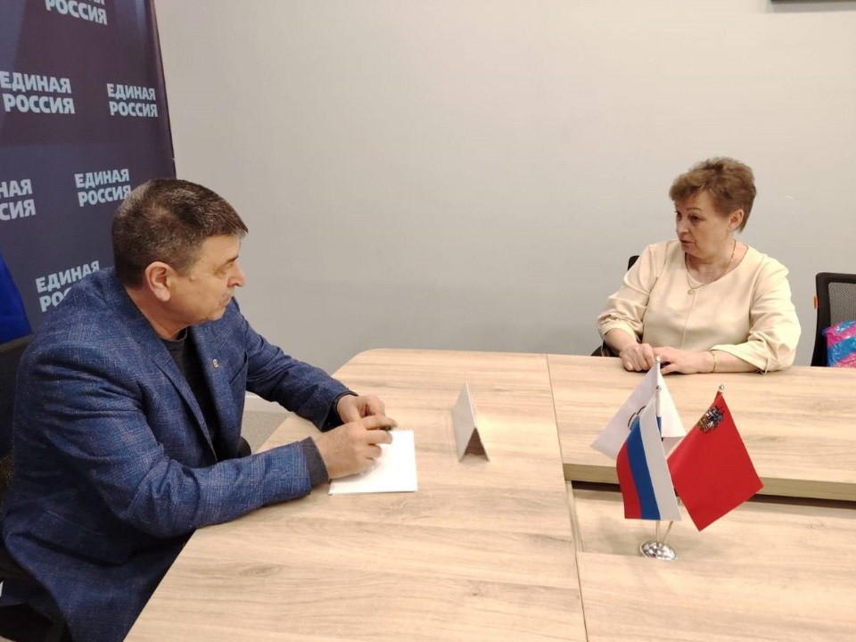 В Лосино-Петровском решат проблему с крышей жилого дома на улице Гоголя