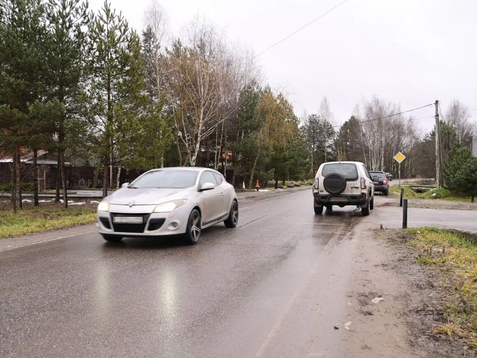 Тротуар и фонари к лету: проблемный участок дороги в Домодедове обустроят — губернатор