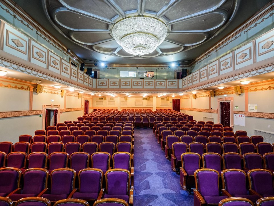 Культурный декабрь: куда отправиться с «Пушкинской картой» — гид по самым интересным событиям