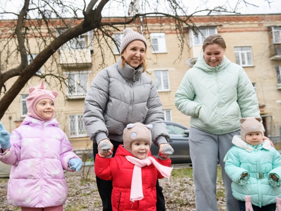 Жители Ухтомского познакомились и подружились с соседями на празднике двора