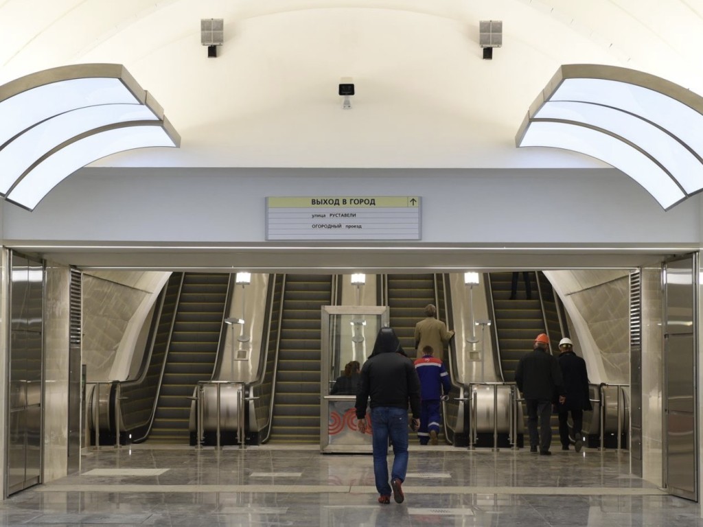 Неизвестный схватил блогершу в подземке: что пострадавшая хочет получить от нарушителя