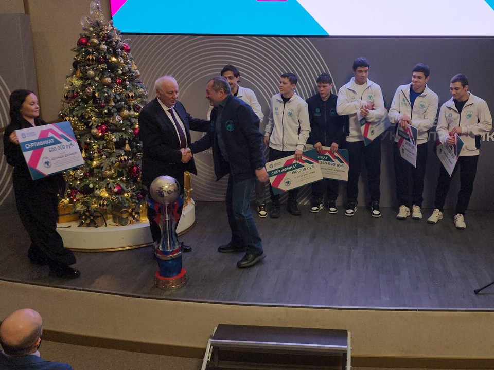 Щелковским дзюдоистам вручили денежные сертификаты от крупного агрохолдинга