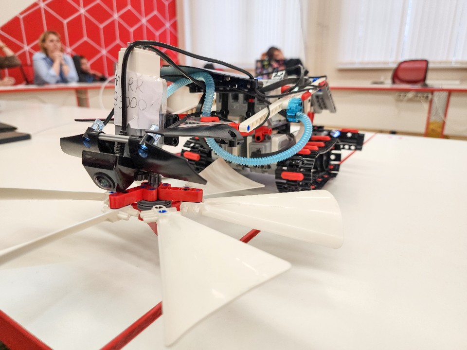 «Шаг в будущее»: подольский школьник победил в областном конкурсе по робототехнике