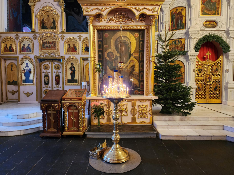 Что есть в Сочельник, почему нельзя гадать и как встретить Рождество по-христиански