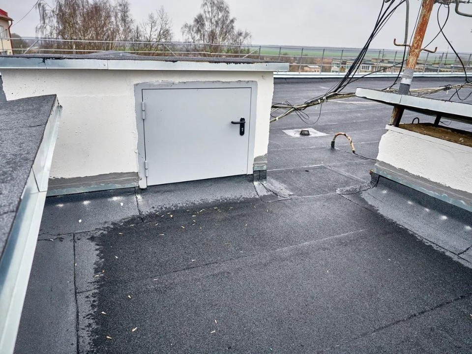 Кровельный апгрейд: в Талдоме завершили капремонт крыши многоквартирного дома — что изменилось?