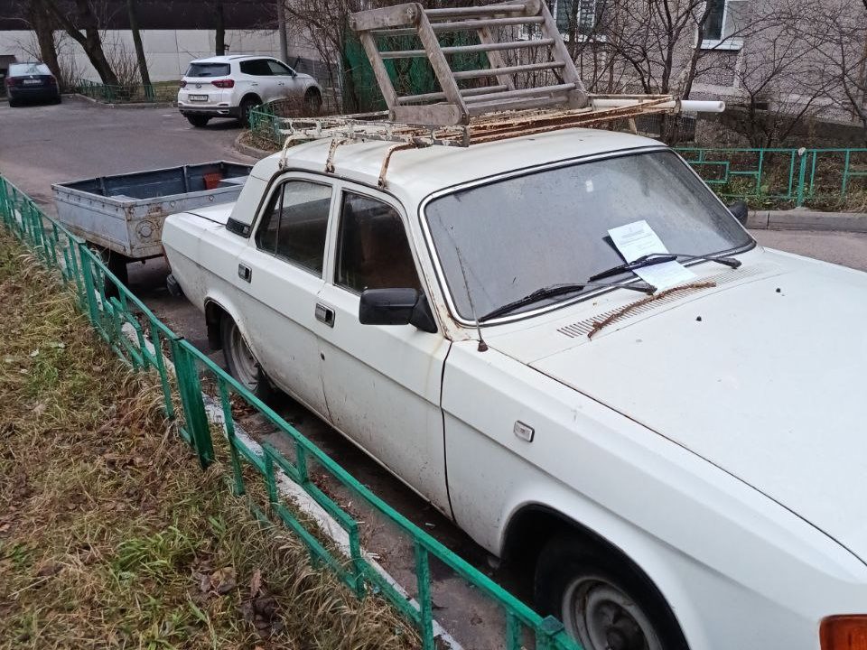 По двум адресам в Котельниках принудительно эвакуируют брошенные автомобили