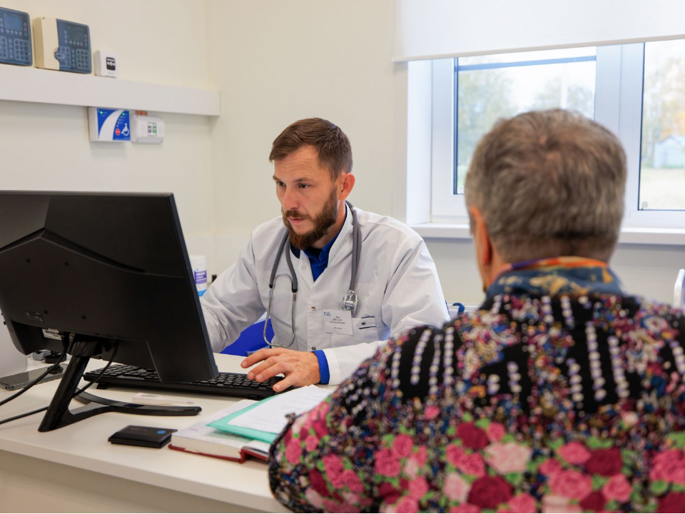 Новый фельдшер из Москвы начал принимать в ФАПе деревни Козино