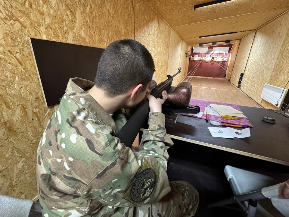 Курсанты «Штурмовика» осваивают искусство меткой стрельбы и техники выживания