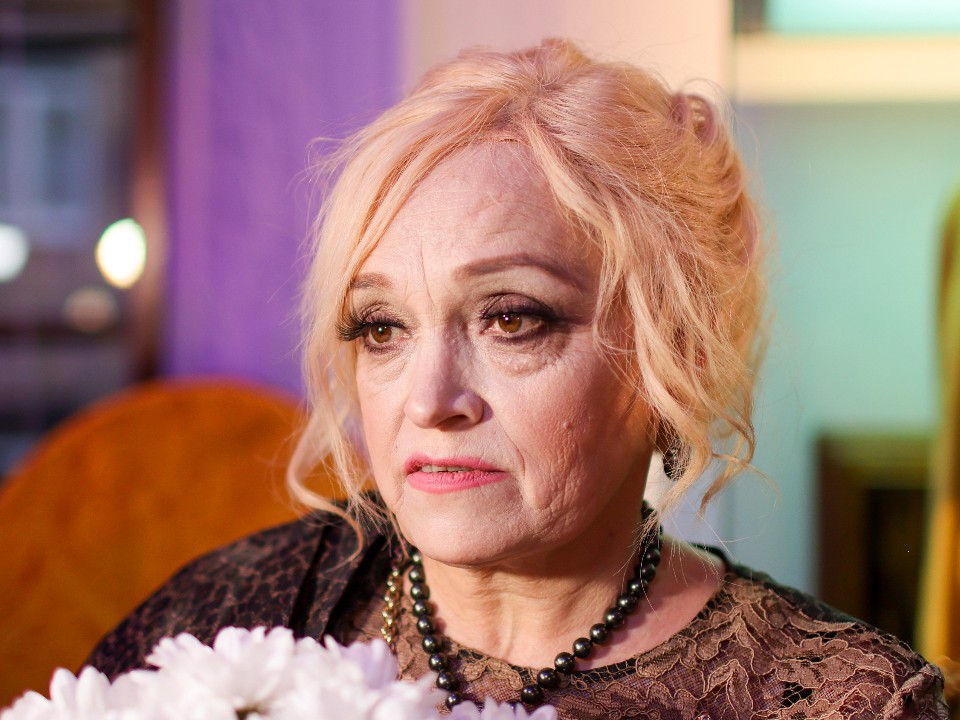 Широка река гонораров: Надежда Кадышева разрыдалась на съемках