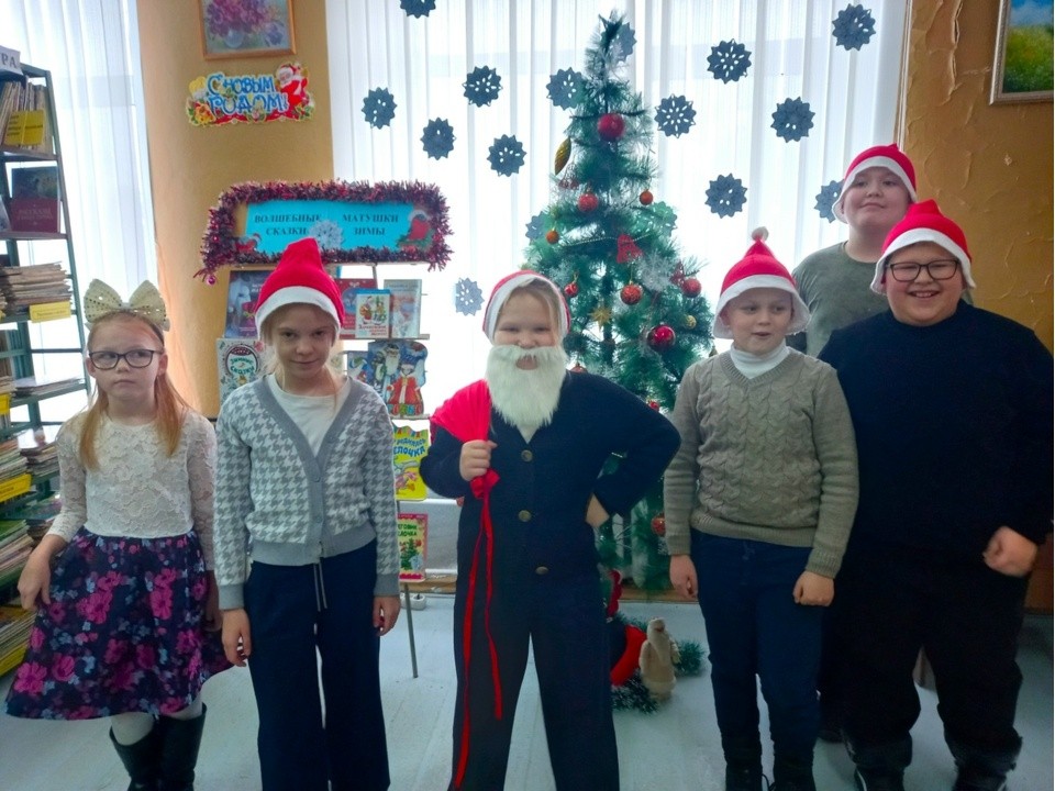 В сказочном путешествии побывали юные читатели Топкановской библиотеки