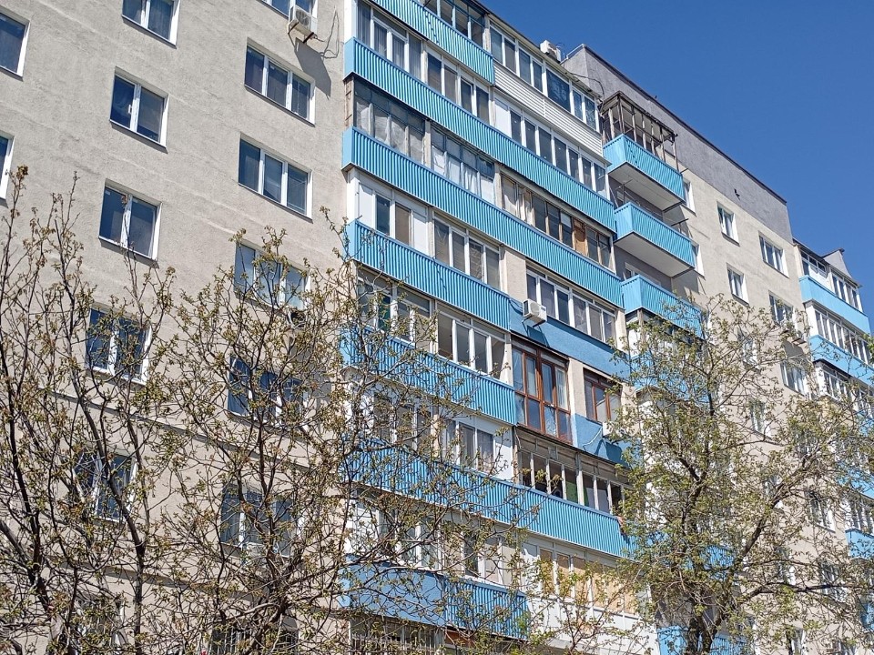 Дом, восставший из руин: еще одна мариупольская девятиэтажка готовится принять своих жильцов