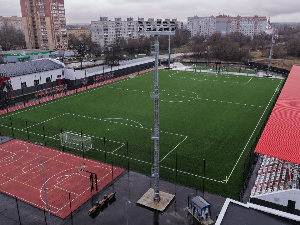 Каток, воркаут-зона и новые поля для командных игр: в Орехово-Зуеве обновили главный стадион