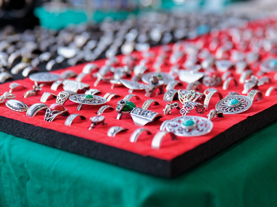 Внутри дорогого кольца — пустота: как распознать массовую уловку ювелиров до покупки