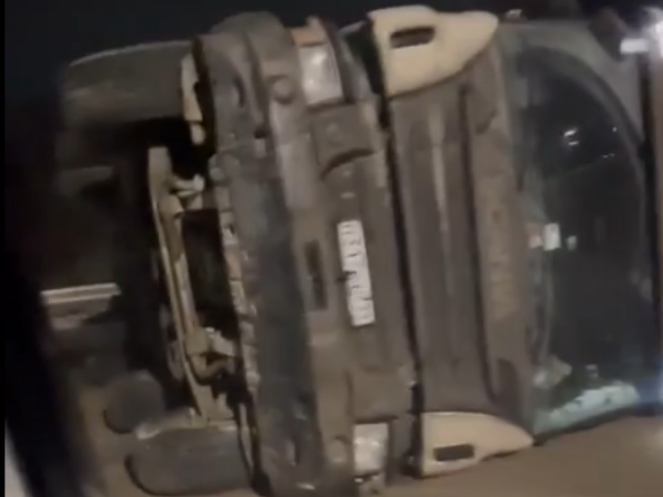 Прилег отдохнуть: госавтоинспекторы выясняют, как перевернулся грузовик под Рузой