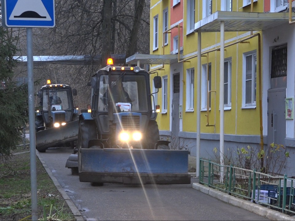 Власиха модернизирует инфраструктуру: новое ограждение на дамбе и планы по теплосетям