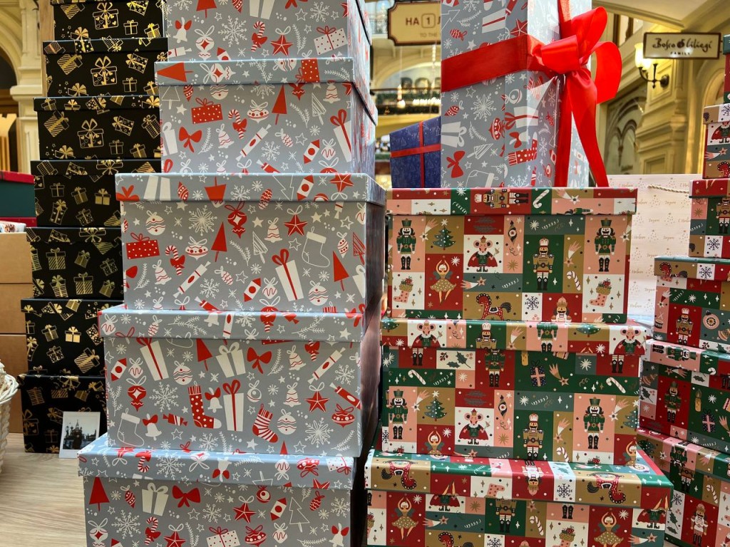 Как правильно хранить новогодние подарки