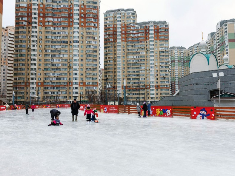 Лучше отбросить эту идею: как не превратить каток в травмпункт и где нельзя кататься детям