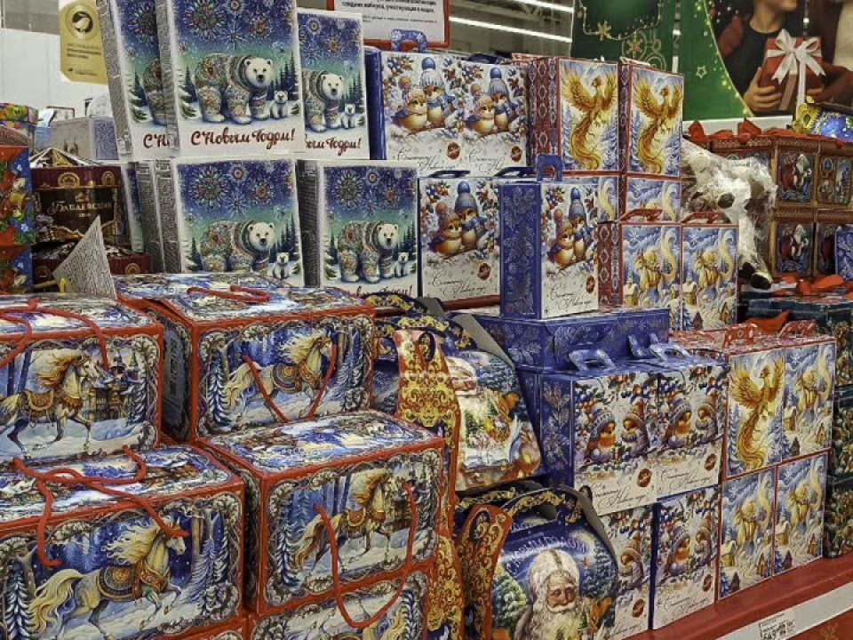 Подарки, продукты и окопные свечи: жители округа отправили СВОим новогоднюю партию гуманитарной помощи