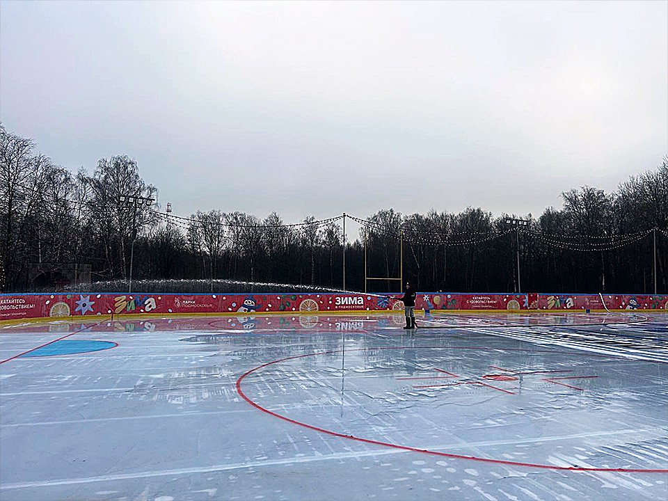 Морозы на подходе: ступинский каток готовят к открытию