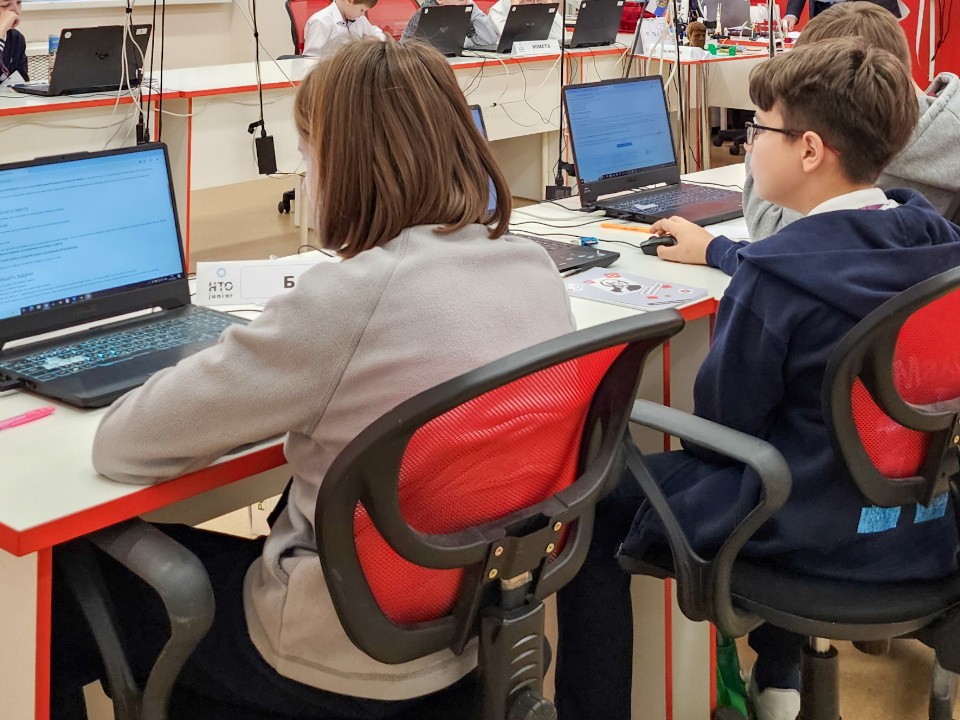 Лосинопетровцев приглашают на онлайн-тест по Конституции РФ: регистрация открыта