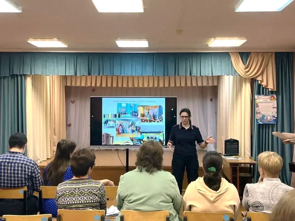 Интернет, пиротехника и комендантский час: в Ступине прошли родительские собрания