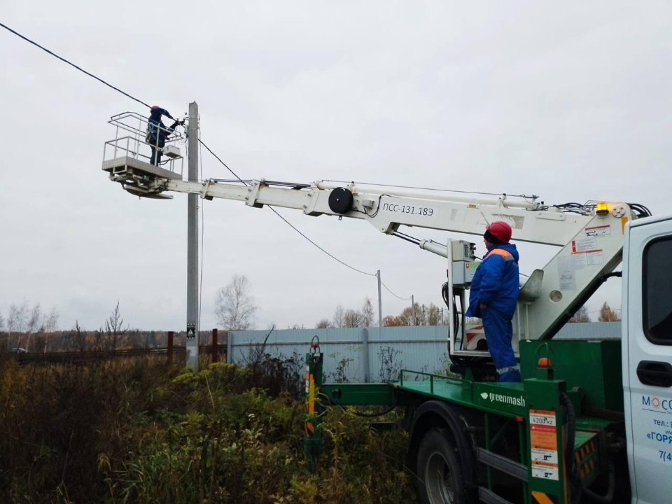 Больше прочности, меньше обрывов: в Серпухове заменили ЛЭП на изолированный провод