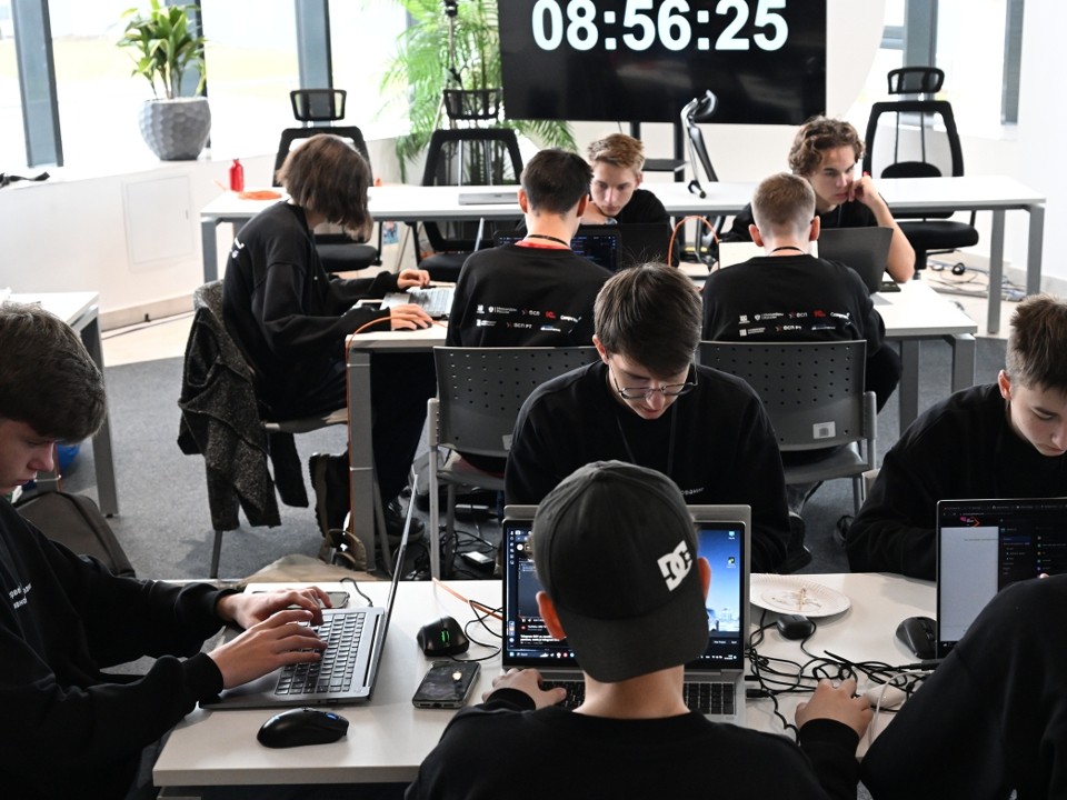 Кибербезопасность, ИИ и логистика: названы главные направления профобразования в Подмосковье