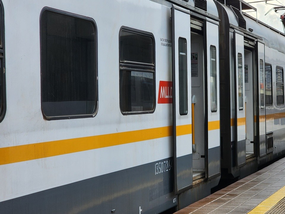 На станции Домодедово вновь заметили зацеперов: пассажиры сняли опасный трюк на видео