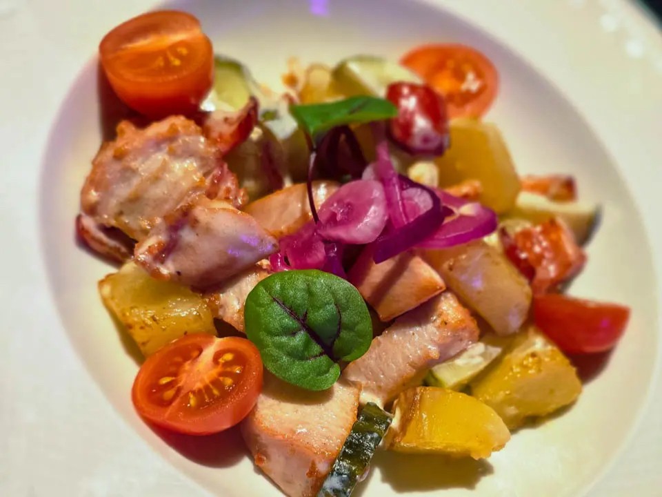 Заработок для активных домохозяек: спрос на салаты «по-домашнему» резко вырос перед Новым годом